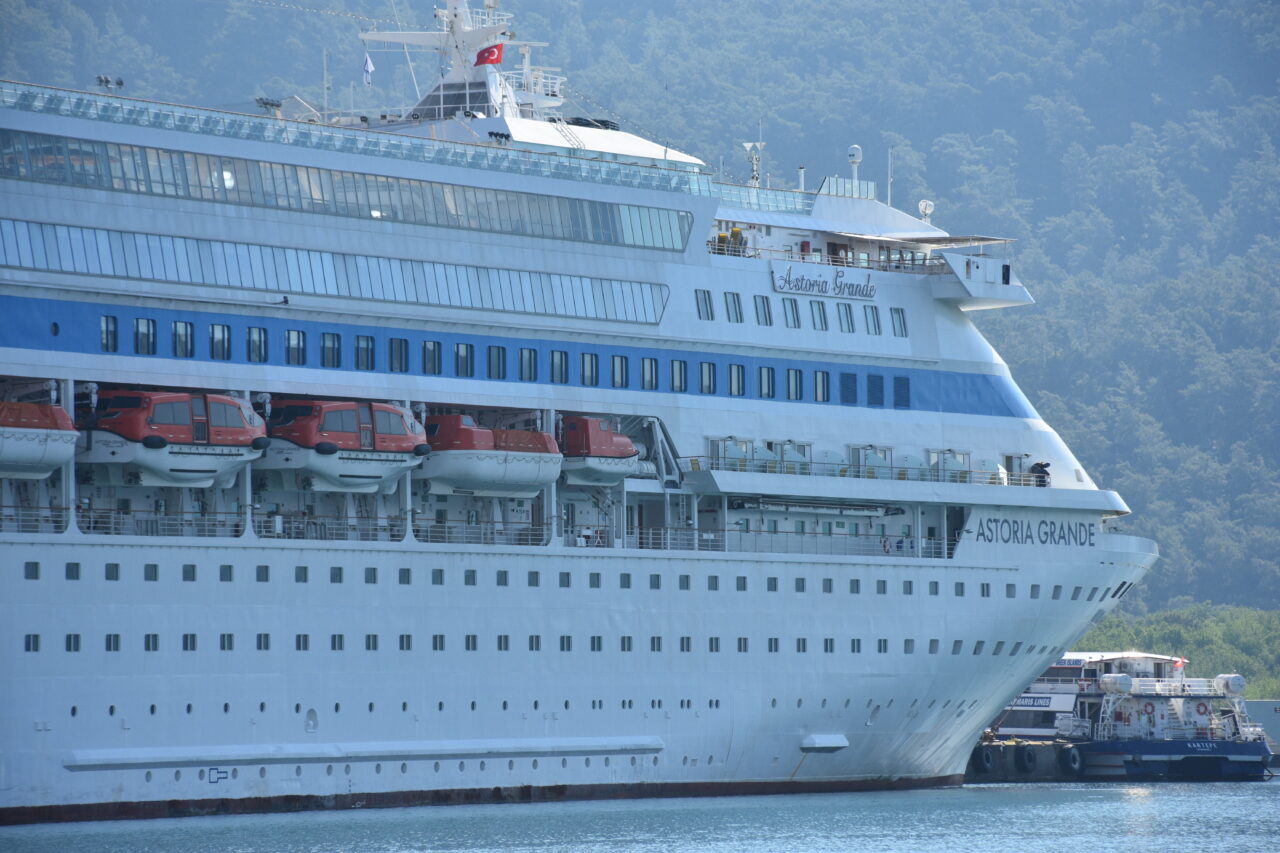 -Marmaris Cruise Port Genel Müdürü Murat Tugay:
-"Bu yıl limanımıza toplamda