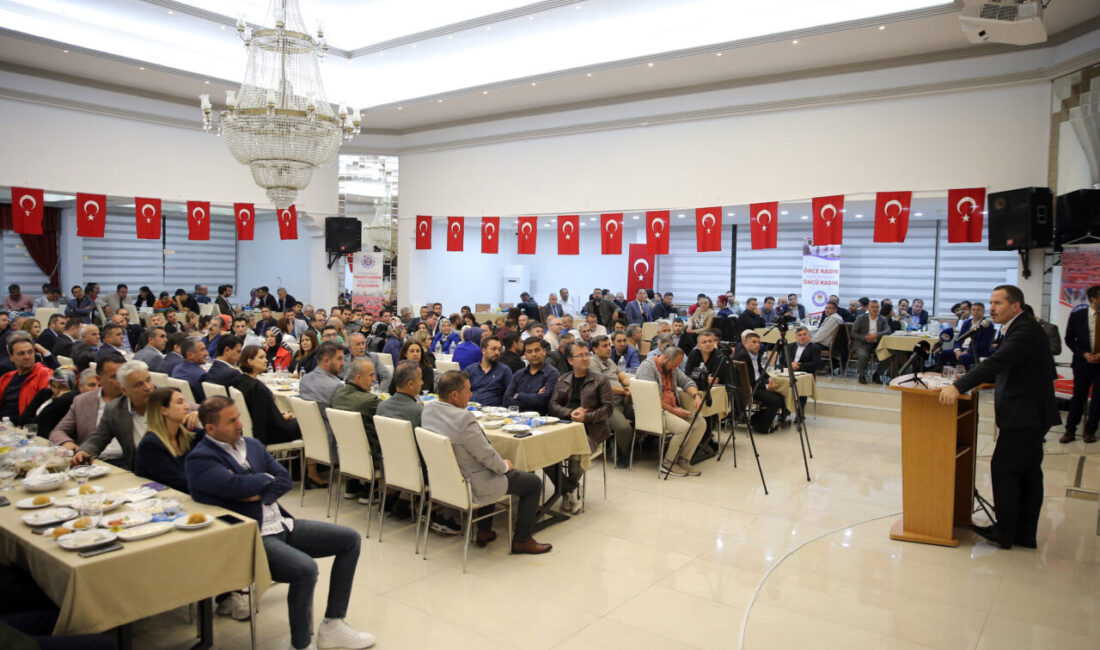- "Sendikacılığı, yerli ve milli değerler üzerinden, bu ülkenin medeniyet