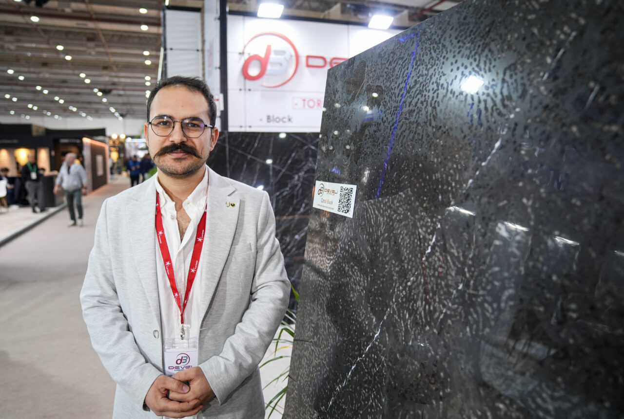 - Kayseri'nin Develi ilçesinde çıkarılan, bataklık çamuru, mercan, kurtçuk, deniz
