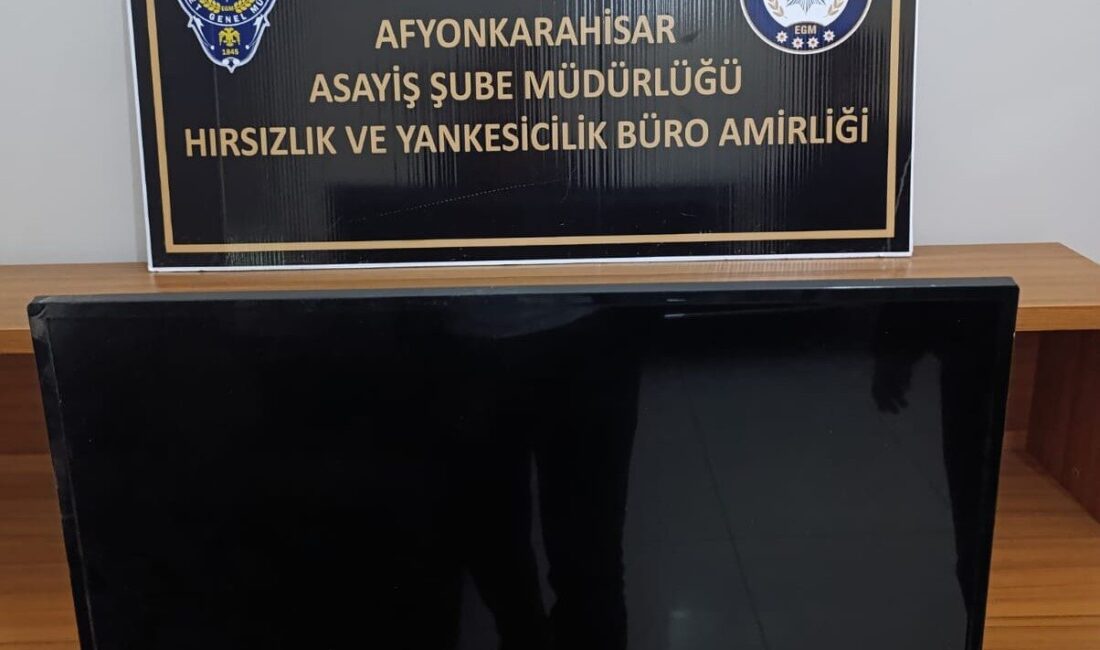 Afyonkarahisar’da muayene için gittiği hastanenin bekleme salonundaki televizyonu çalan şahıs