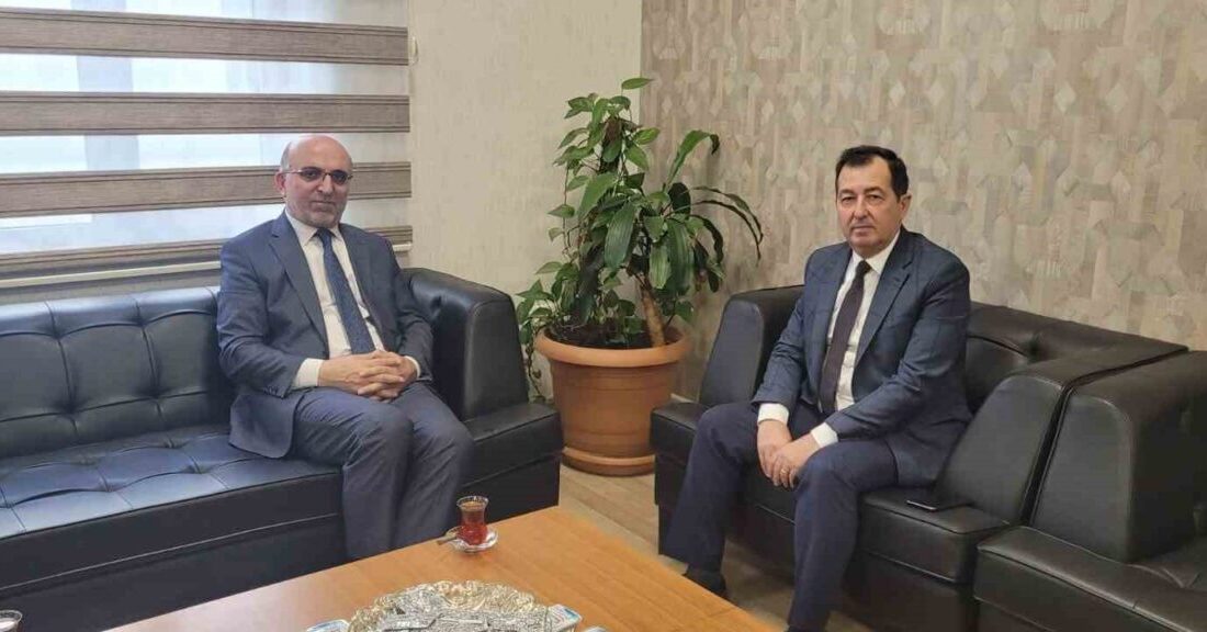 Afyonkarahisar İl Müftüsü Lütfü İmamoğlu, Devlet Hastanesi yönetimini ziyaret ederek