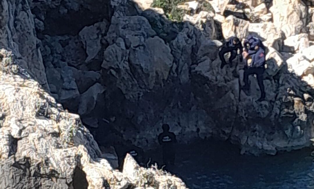 MUĞLA (AA) – Muğla’nın Seydikemer ilçesinde tekneden denize düşen kişinin