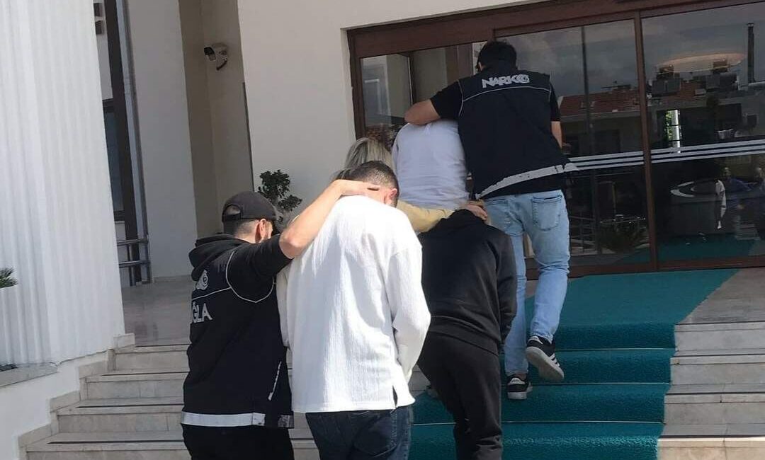 MUĞLA (AA) – Muğla'nın Fethiye ilçesinde uyuşturucu ticareti yaptıkları iddiasıyla