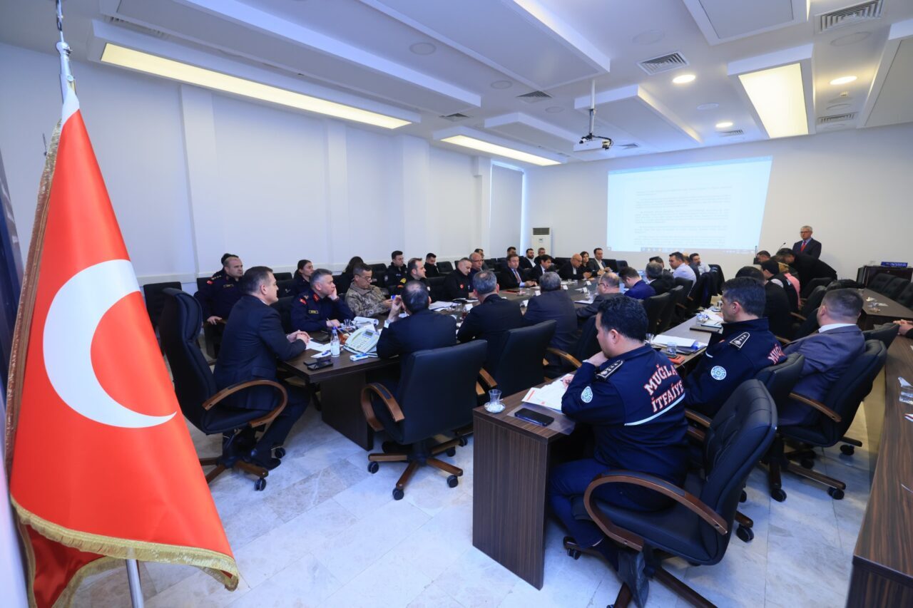 - Vali İdris Akbıyık:
- "Hazırlıklı olmak, işbirliği içerisinde hareket etmek