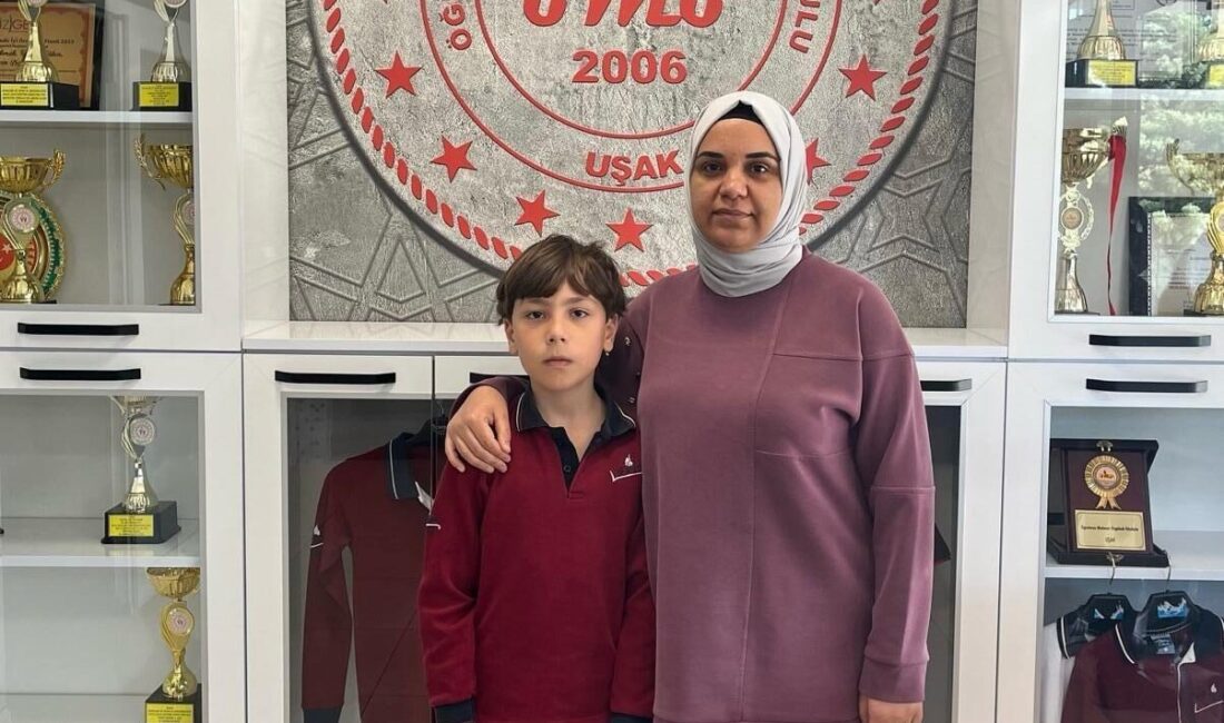- Müdahale anı, Uşak Öğretmen Mahmut Özgöbek İlkokulu güvenlik kamerasınca