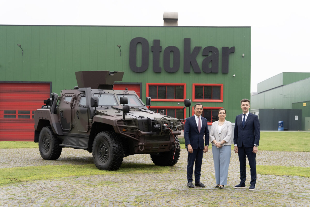 - Otokar Genel Müdürü Aykut Özüner:
- "Bu adım, Otokar'ın savunma