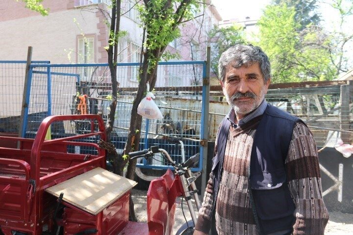 Eskişehir’de hastanede evrakları karıştığı iddia edilen şahsın babası, kendisini Sağlık