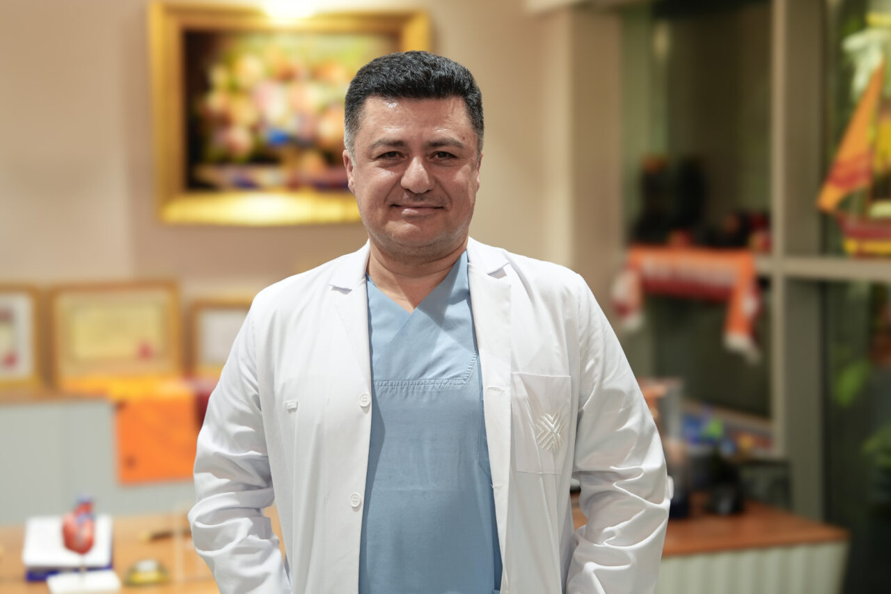 - Medipol Mega Üniversite Hastanesi'nden Kardiyoloji Uzmanı Prof. Dr. Fethi