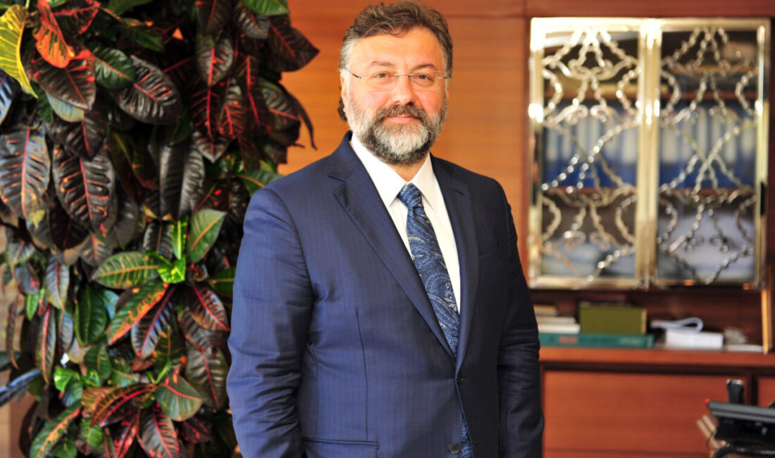 - Sur Yapı Yönetim Kurulu Başkanı Altan Elmas:
- "Topkapı Suites,
