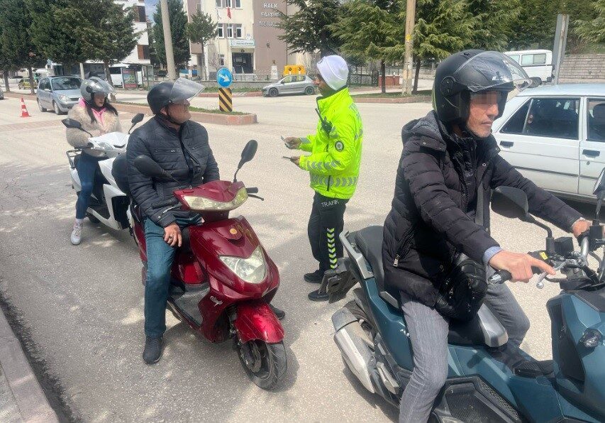 Kütahya’nın Tavşanlı ilçesi İlçe Emniyet Müdürlüğü Trafik Büro Amirliği, motosiklet