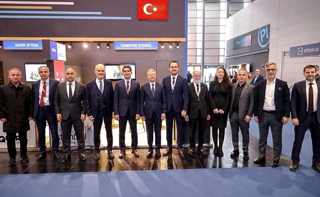 - Teknopark İstanbul Genel Müdürü Abdurrahman Akyol:
- "Bu tür küresel