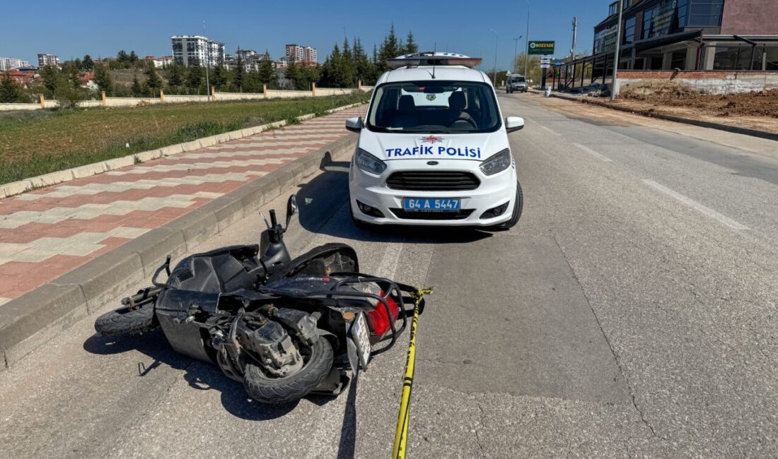 UŞAK (AA) – Uşak'ta hafif ticari araçla çarpışan motosikletin sürücüsü