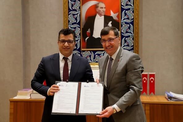 Kütahya Belediye Başkanı Eyüp Kahveci ile Kütahya Belediyesi arasında imzalanan