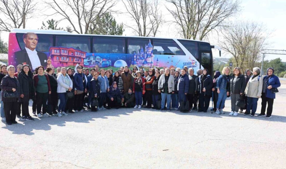 Eskişehir Büyükşehir Belediye Başkanı Ayşe Ünlüce’nin yolcu ettiği Yahnikapan mahallesi