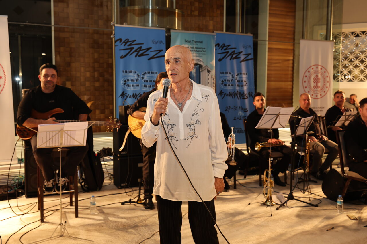 AFYONKARAHİSAR (AA) – Genel Sanat Yönetmenliğini Hüseyin Başkadem'in yaptığı "25.