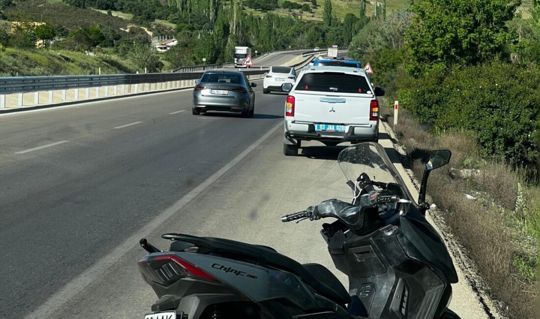 AFYONKARAHİSAR (AA) – Afyonkarahisar'ın Sandıklı ilçesinde motosikletin bariyere çarpması sonucu