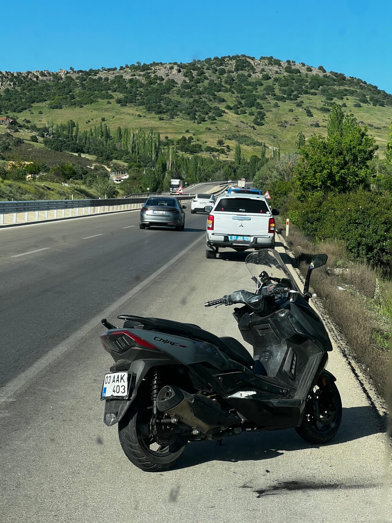AFYONKARAHİSAR (AA) – Afyonkarahisar'ın Sandıklı ilçesinde motosikletin bariyere çarpması sonucu