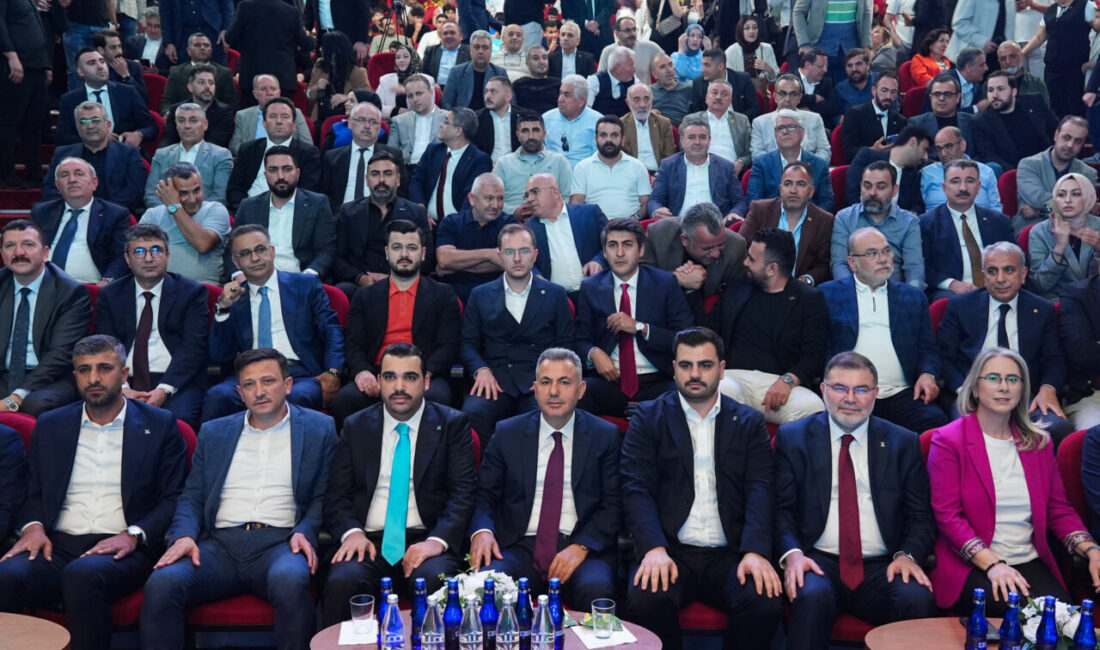 - "Bizim liderimiz her alanda ölçü. Onun bu ülkeye kazandırdıkları