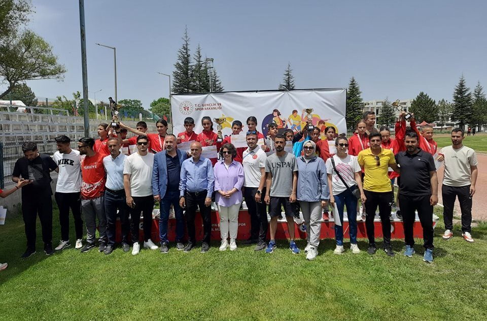 KÜTAHYA (AA) – Türkiye Atletizm Federasyonu tarafından düzenlenen Anadolu Yıldızlar