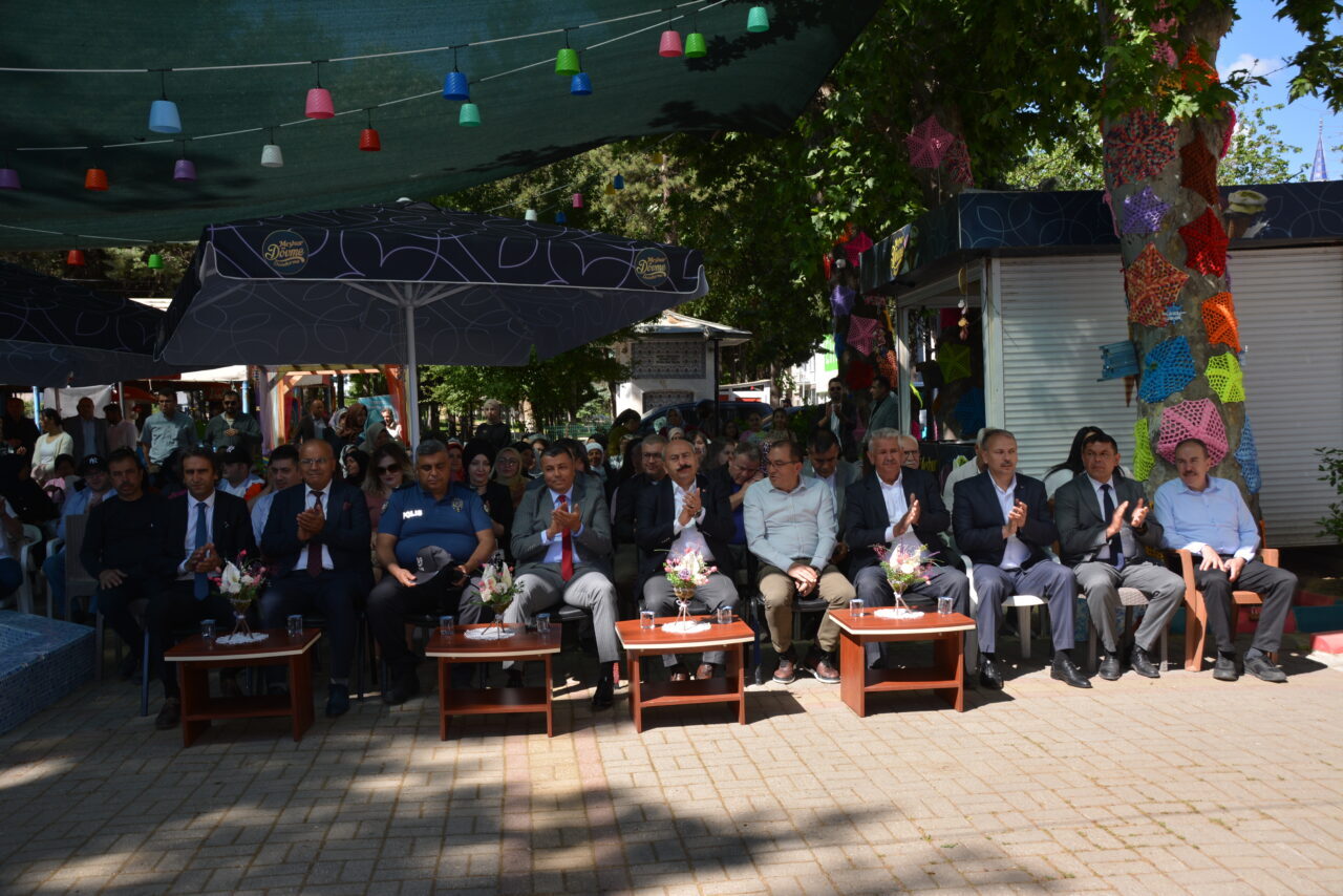 UŞAK (AA) – Uşak'ın Banaz ilçesinde Hayat Boyu Öğrenme Haftası