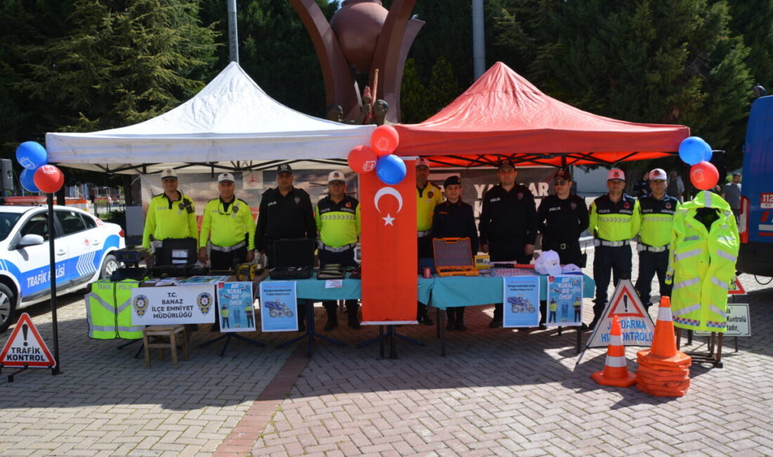 UŞAK (AA) – Uşak'ın Banaz ilçesinde Karayolu Trafik Güvenliği Günü