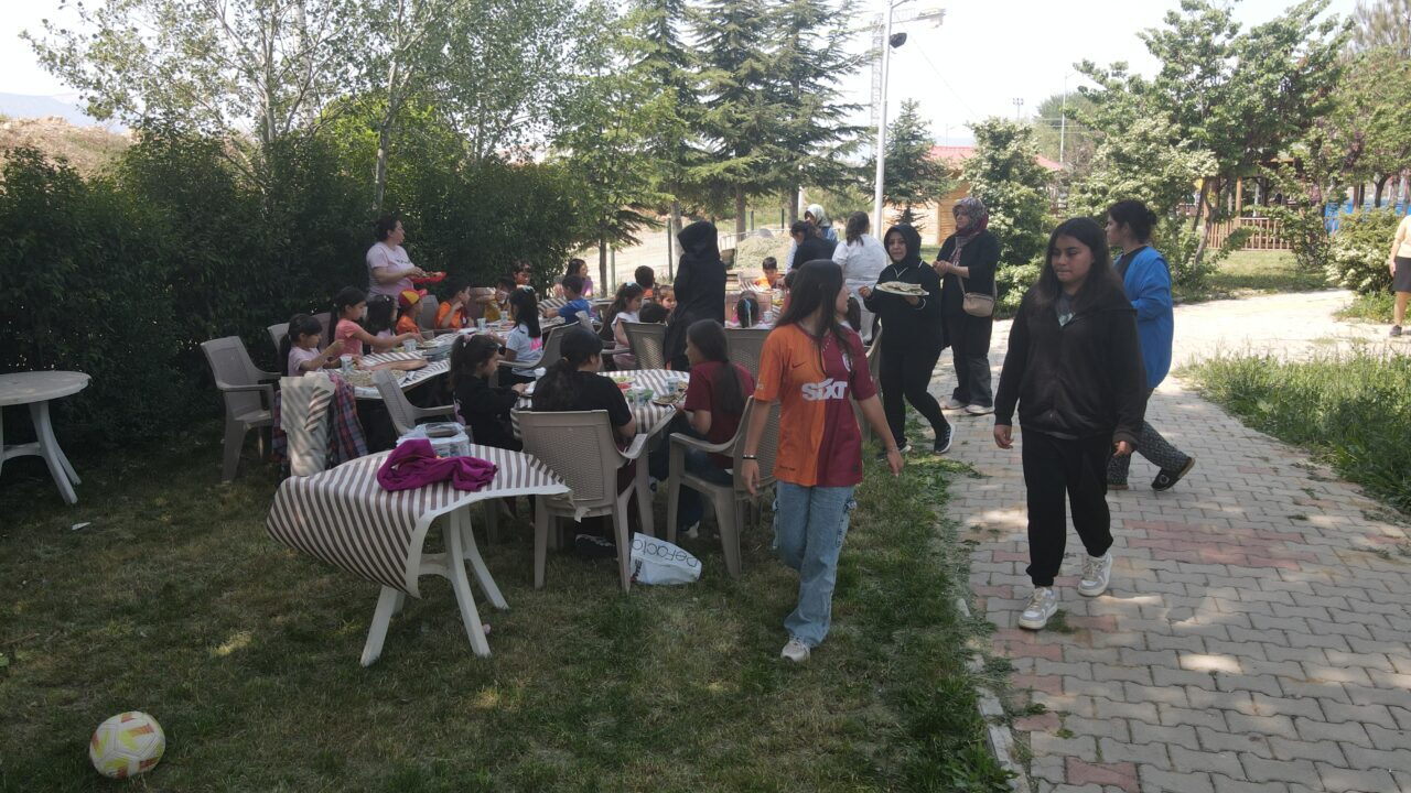 AFYONKARAHİSAR (AA) – Başmakçı ilçesinde Toplu Konut İdaresi Başkanlığı (TOKİ)