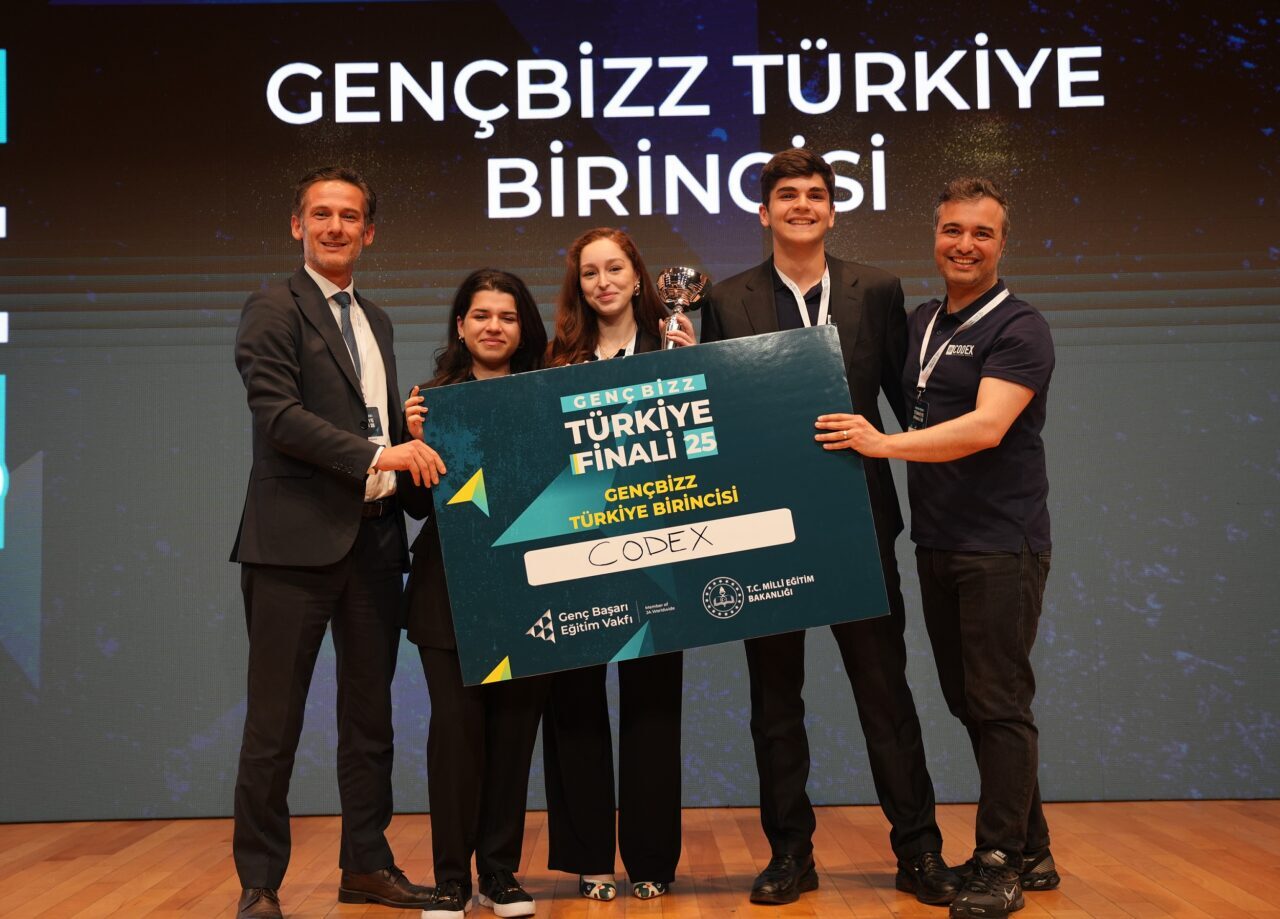 - Elde edilen başarı ile, öğrenciler Yunanistan'ın başkenti Atina'da, 1-