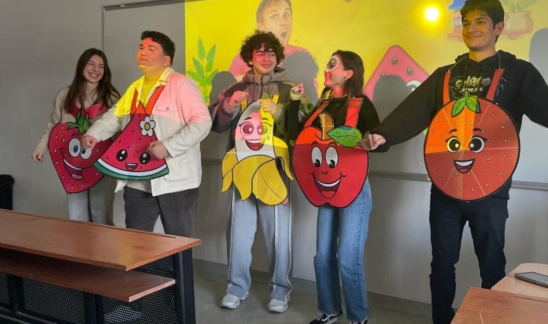 - Biruni Üniversitesi Eğitim Fakültesi İngilizce Öğretmenliği Bölüm Başkanı Dr.