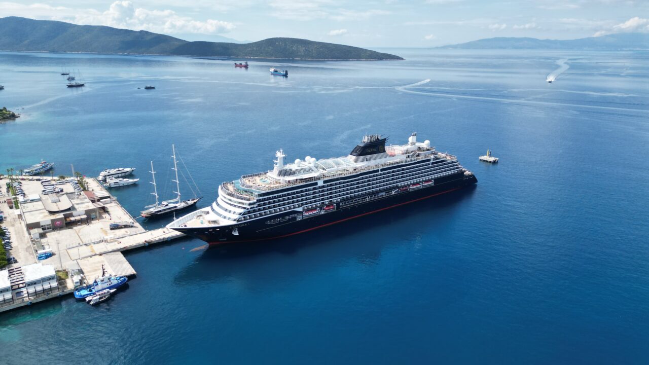MUĞLA (AA) – Muğla'nın Bodrum ilçesine "Explora I" isimli kruvaziyerle