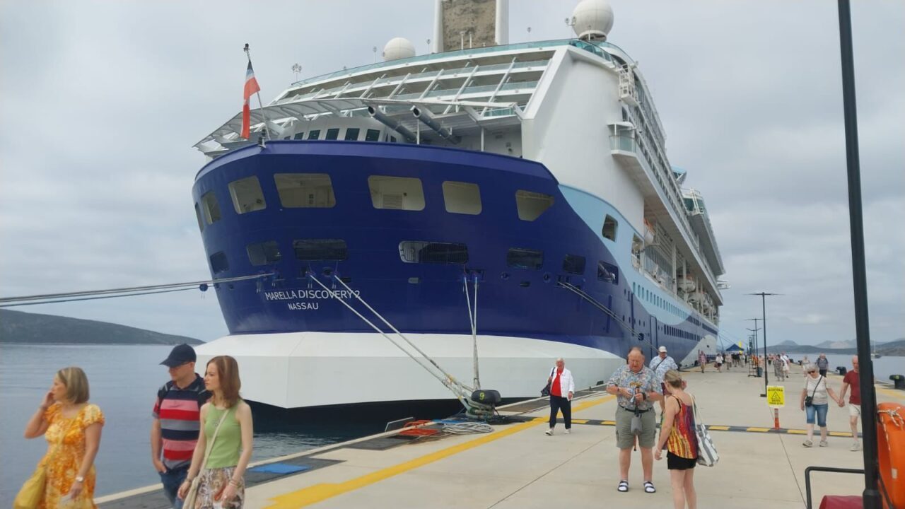 MUĞLA (AA) – Bahamalar bayraklı "Marella Discovery 2" isimli kruvaziyer,