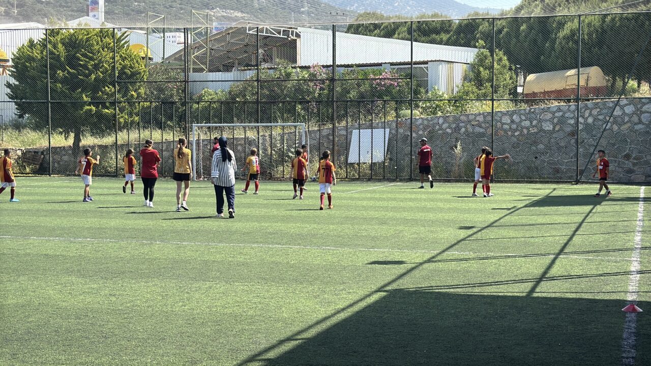MUĞLA (AA) – Muğla'nın Bodrum ilçesinde Anneler Günü dolayısıyla düzenlenen