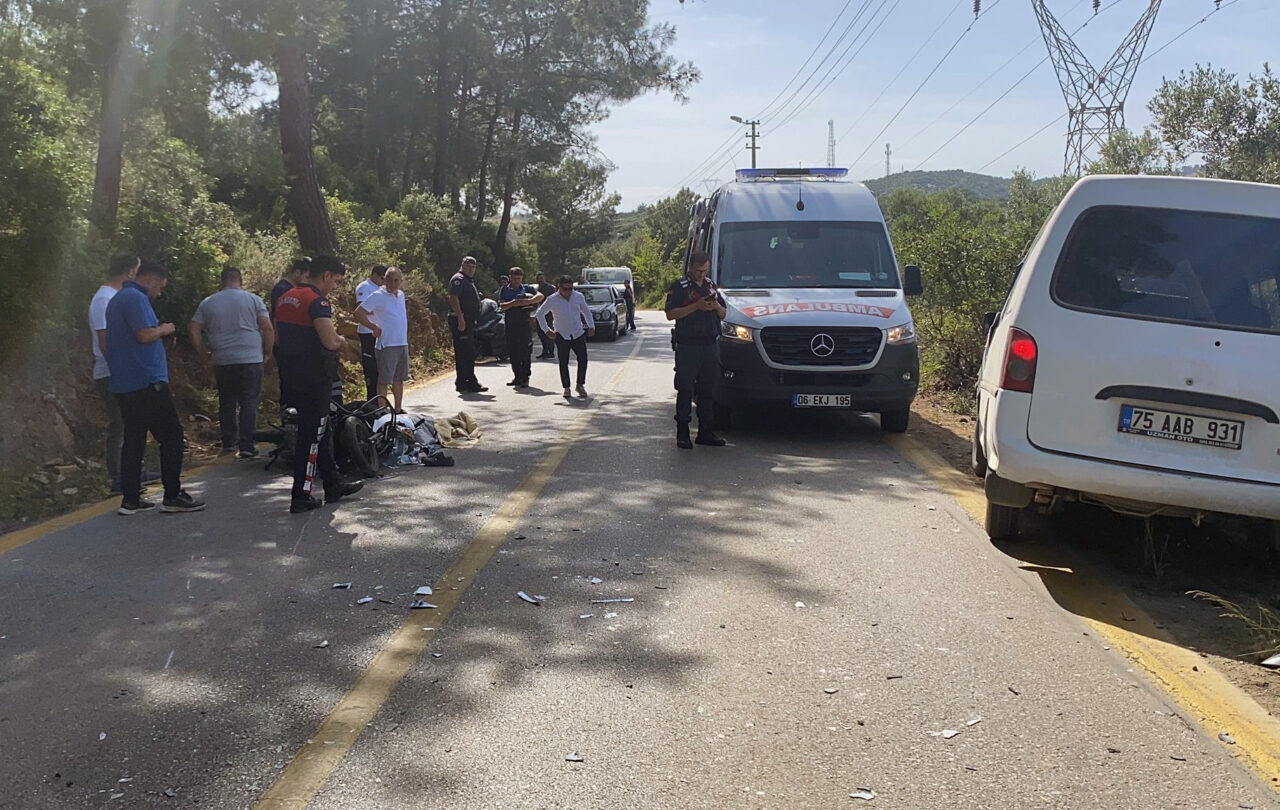 MUĞLA (AA) – Muğla'nın Bodrum ilçesinde kamyonet ile motosikletin çarpışması