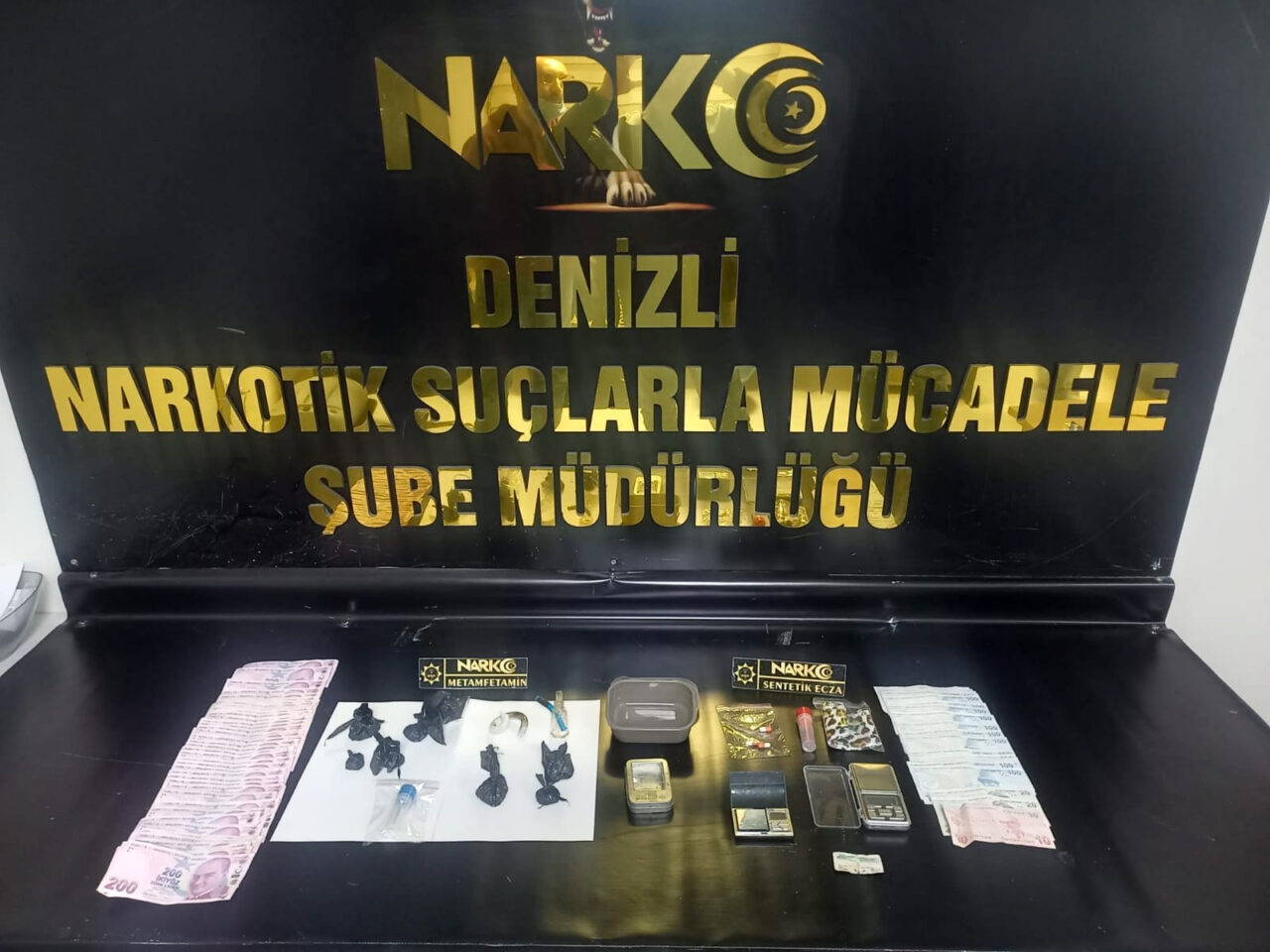 DENİZLİ (AA) – Denizli merkezli 4 ilde uyuşturucu ticareti yapanlara