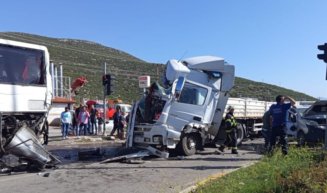DENİZLİ (AA) – Denizli'nin Tavas ilçesinde meydana gelen trafik kazasında