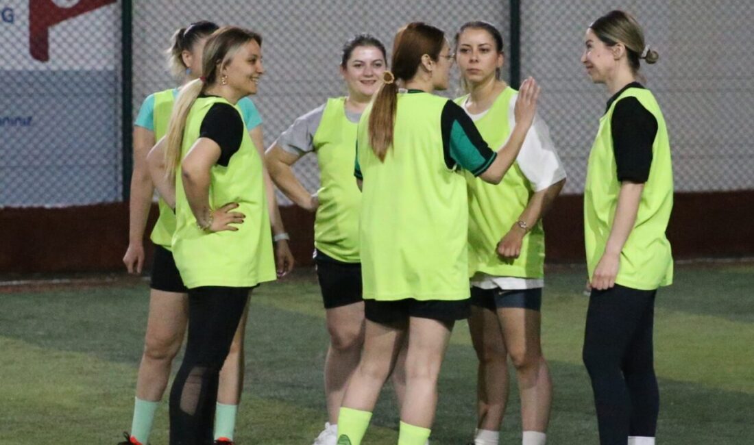 - Üç çocuk annesi Demet Yıldırım'ın başlattığı organizasyonla bir araya