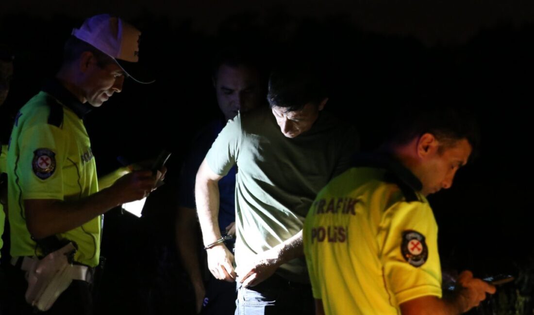 DENİZLİ (AA) – Denizli'nin Merkezefendi ilçesinde "dur" ihtarına uymayan sürücünün