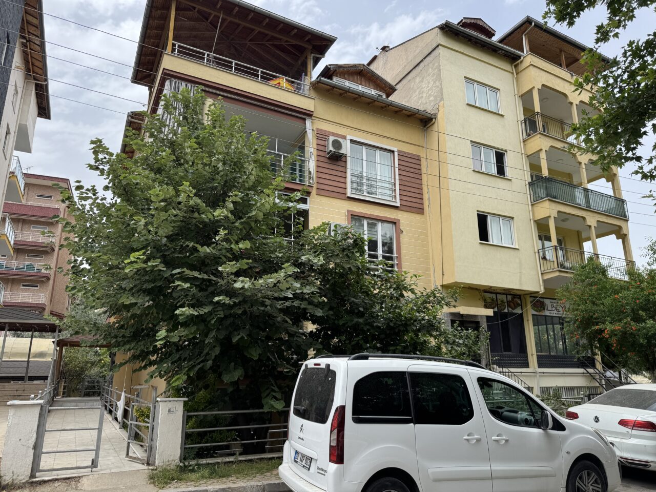DENİZLİ (AA) – Denizli'nin Pamukkale ilçesinde günlük kiralanan evde kalanların