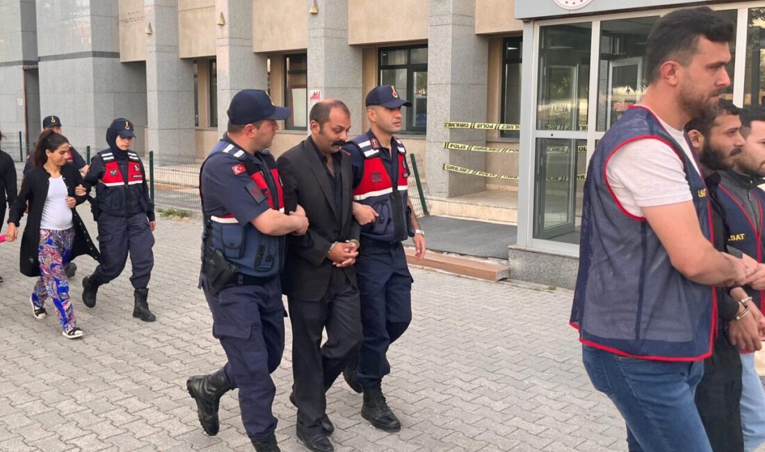 - Şüphelilerin çaldıkları malzemeleri saklamak için gizli bir düzenek yaptıkları