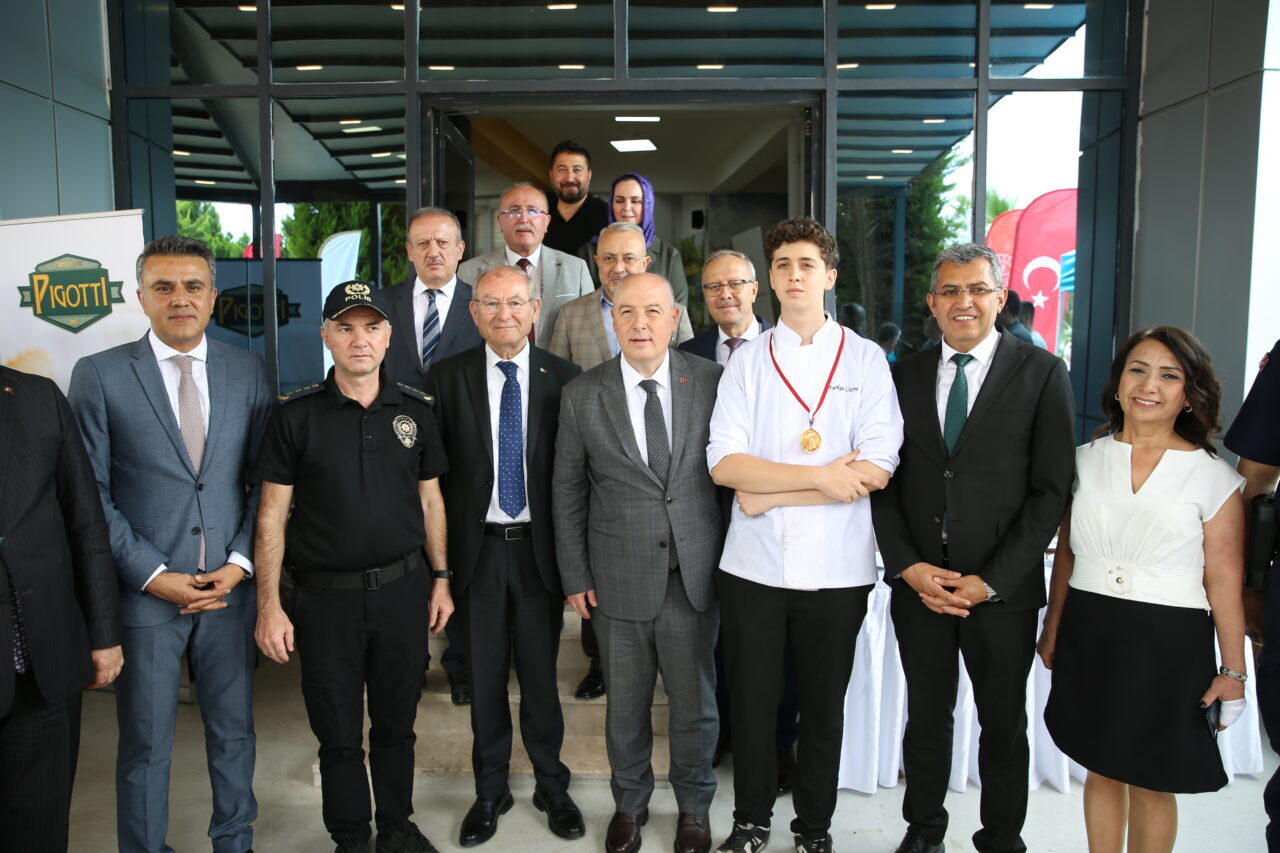 DENİZLİ (AA) – Denizli'de, Türk mutfağı haftası etkinlikleri kapsamında yöreye