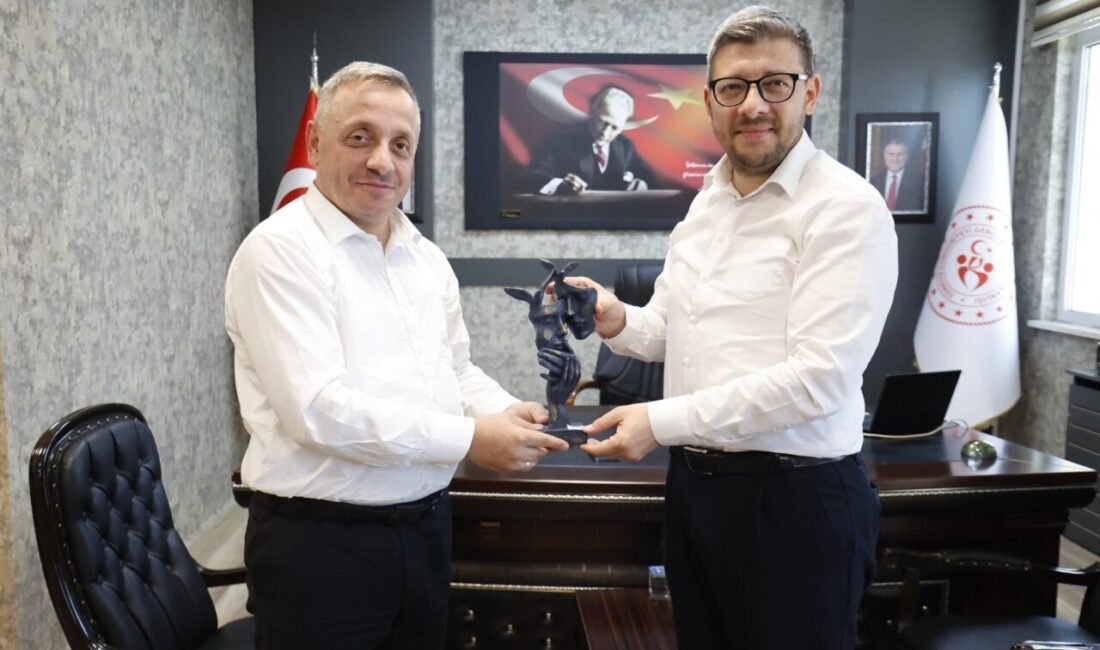 DENİZLİ (AA) – Yeşilay Denizli Şube Başkanı Hakan Şirin, Gençlik