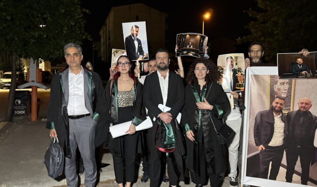 - Sanıklardan tutuklu V.Ç'nin tahliyesine, tutuksuz 3 sanık hakkında kırmızı