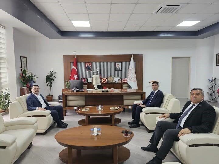 Afyonkarahisar Emirdağ Kaymakamı Yasin Akgül ve Bayat Kaymakam Vekili Osman