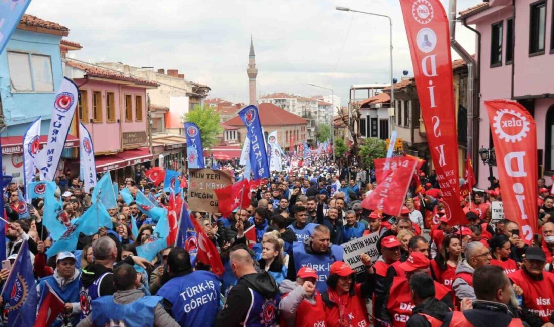 Eskişehir’de yaklaşık 5 bin vatandaşın katılım sağladığı 1 Mayıs İşçi