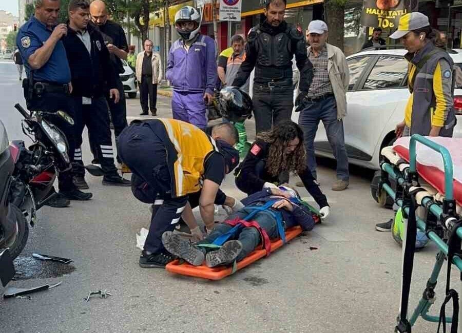 Eskişehir’de motosiklet ile kamyonetin çarpışması sonucu meydana gelen kazada 1