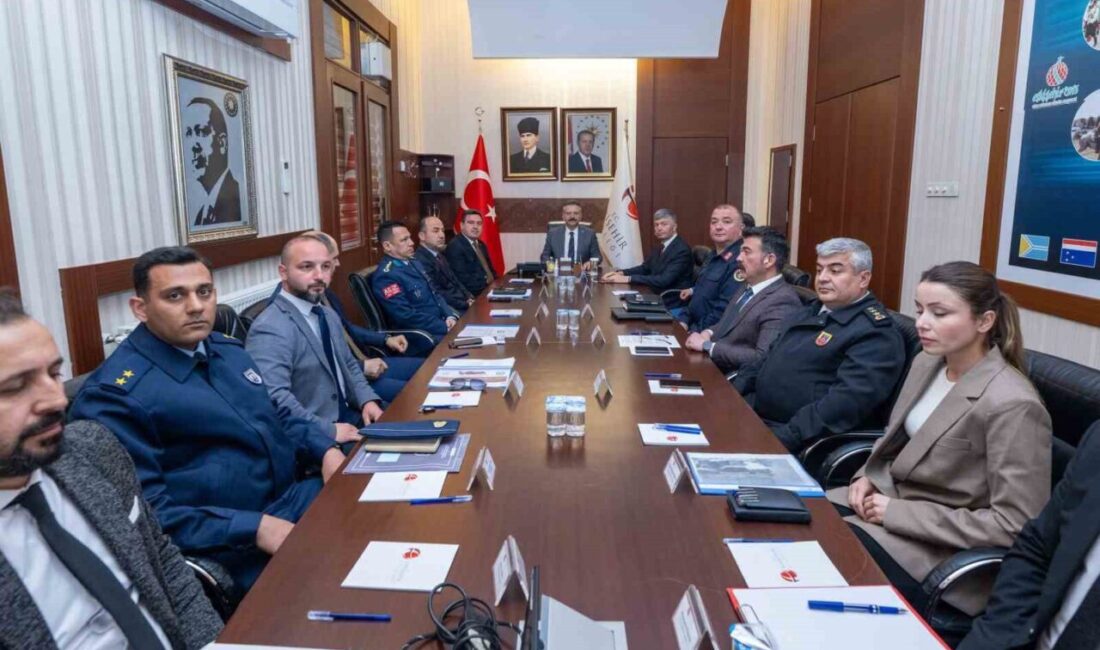 Vali Hüseyin Aksoy’un başkanlığında düzenlenen toplantıda, Eskişehir’in güvenliği masaya yatırıldı.