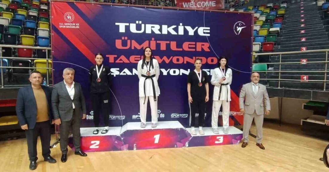 Samsun’da düzenlenen Ümitler Türkiye Tekvando Şampiyonası’na katılan Nida Nur Çene
