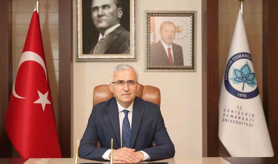 Eskişehir Osmangazi Üniversitesi Rektörü Prof. Dr. Kamil Çolak, 19 Mayıs