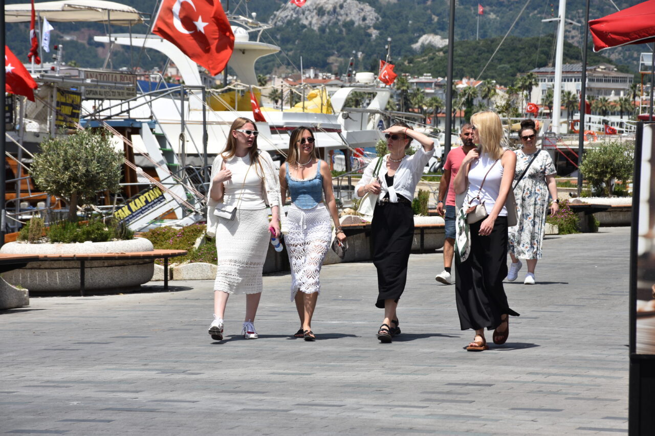 MUĞLA (AA) – Muğla'nın Marmaris ilçesine "Explora I" isimli kruvaziyerle