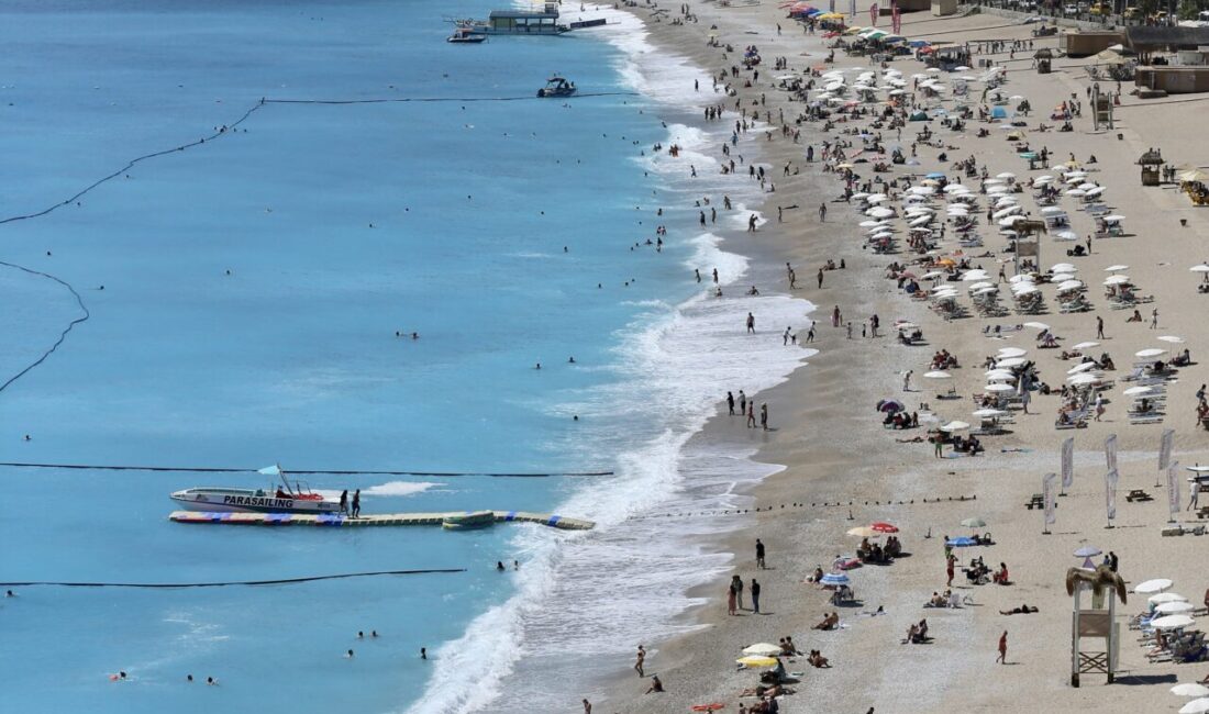 MUĞLA (AA) – Muğla'nın Fethiye ve Marmaris ilçelerinde sıcak havayı