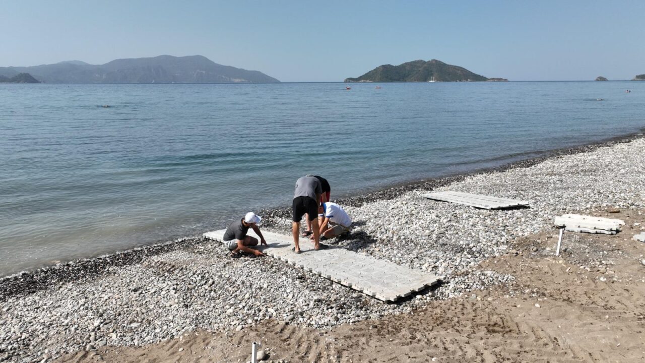 MUĞLA (AA) – Muğla'nın Fethiye ilçesinde belediye tarafından işletilen plajda,